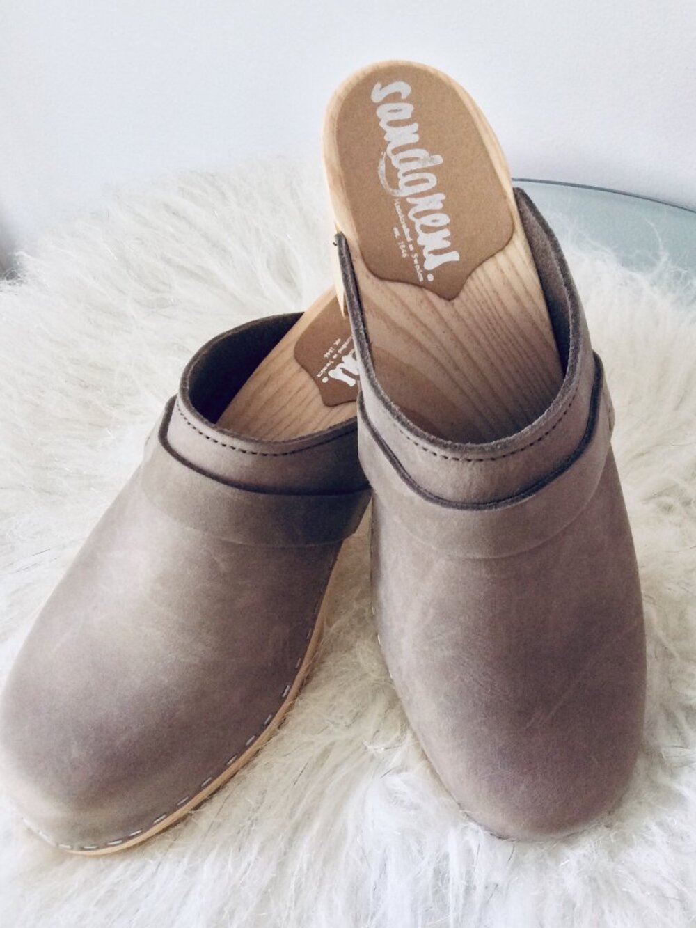NWOB Sandgrens Clog in Stone EU 38